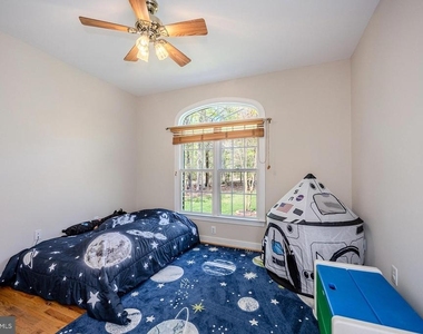18224 Green Boulevard - Photo Thumbnail 32