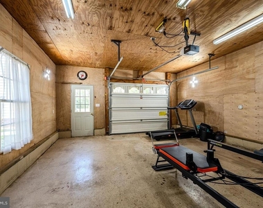18224 Green Boulevard - Photo Thumbnail 36