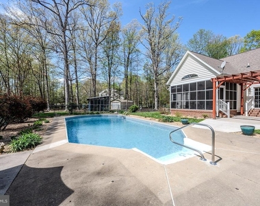 18224 Green Boulevard - Photo Thumbnail 39