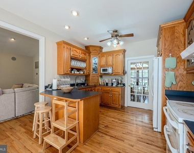 18224 Green Boulevard - Photo Thumbnail 15
