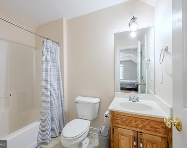 18224 Green Boulevard - Photo Thumbnail 28