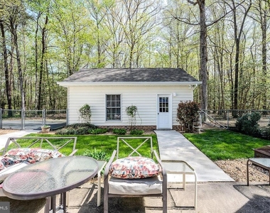 18224 Green Boulevard - Photo Thumbnail 8