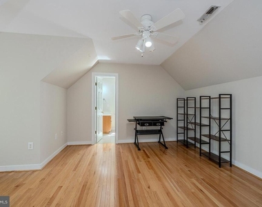 18224 Green Boulevard - Photo Thumbnail 29