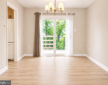 8425 Blevins Way Court - Photo Thumbnail 3