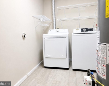 8425 Blevins Way Court - Photo Thumbnail 15