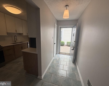 10050 Oakton Terrace Road - Photo Thumbnail 2