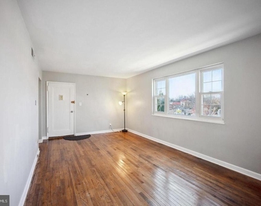 6243 Wilson Boulevard - Photo Thumbnail 8