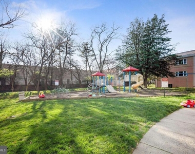 6243 Wilson Boulevard - Photo Thumbnail 10