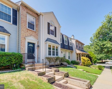 14536 Castleford Court - Photo Thumbnail 2