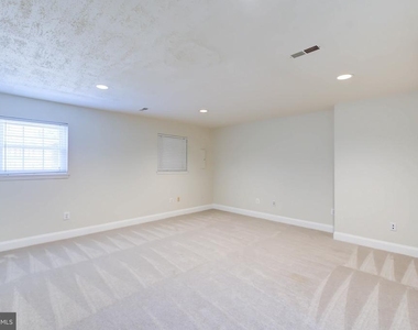 14536 Castleford Court - Photo Thumbnail 32