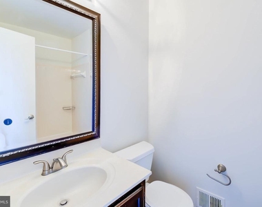 14536 Castleford Court - Photo Thumbnail 23