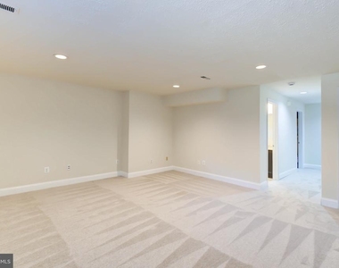 14536 Castleford Court - Photo Thumbnail 31
