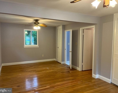 6803 Dante Court - Photo Thumbnail 8