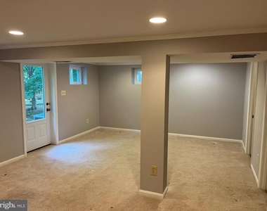 6803 Dante Court - Photo Thumbnail 18