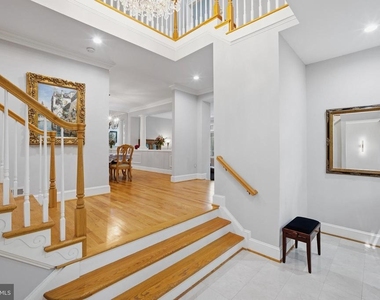2026 Mayfair Mclean Court - Photo Thumbnail 13