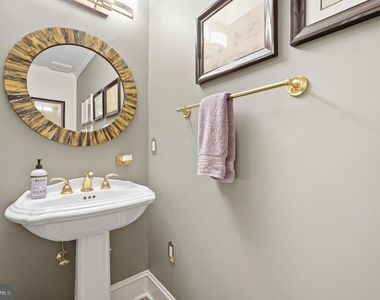 2026 Mayfair Mclean Court - Photo Thumbnail 29