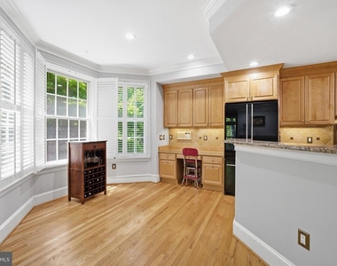 2026 Mayfair Mclean Court - Photo Thumbnail 24