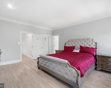 2026 Mayfair Mclean Court - Photo Thumbnail 31