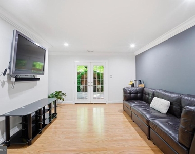 2026 Mayfair Mclean Court - Photo Thumbnail 51