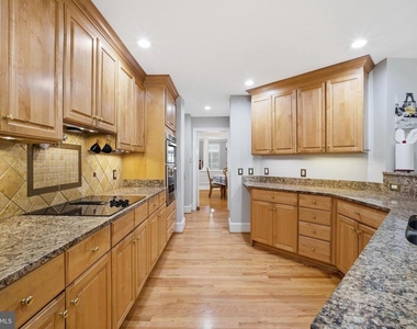 2026 Mayfair Mclean Court - Photo Thumbnail 27