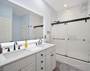2026 Mayfair Mclean Court - Photo Thumbnail 41
