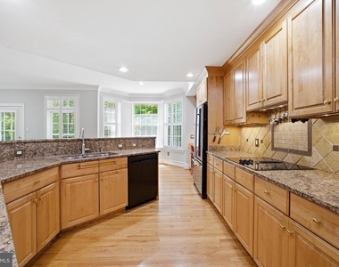 2026 Mayfair Mclean Court - Photo Thumbnail 28