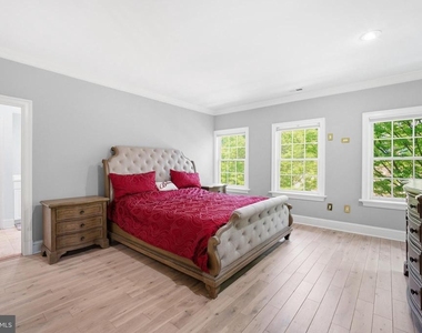 2026 Mayfair Mclean Court - Photo Thumbnail 32
