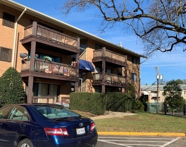7602 Savannah Street - Photo Thumbnail 6