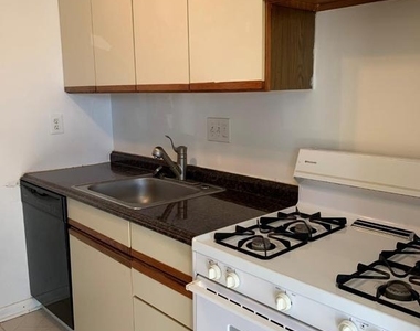 7602 Savannah Street - Photo Thumbnail 2