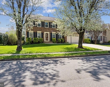 13511 Fallen Oak Court - Photo Thumbnail 2