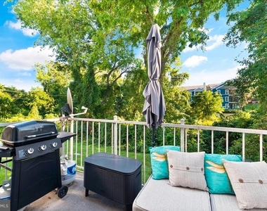 14419 Golden Oak Court - Photo Thumbnail 11