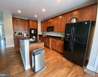 12239 Water Elm Lane - Photo Thumbnail 4