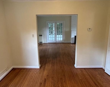 881 Dolley Madison Boulevard - Photo Thumbnail 4