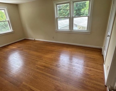 881 Dolley Madison Boulevard - Photo Thumbnail 8