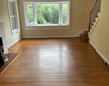 881 Dolley Madison Boulevard - Photo Thumbnail 7