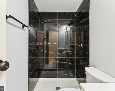 4904 Chanticleer Avenue - Photo Thumbnail 22