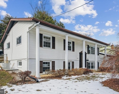 4904 Chanticleer Avenue - Photo Thumbnail 26