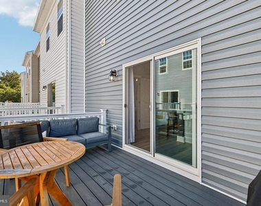137 Willett Hollow Street - Photo Thumbnail 2
