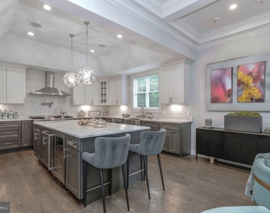 10704 Warwick Avenue - Photo Thumbnail 11