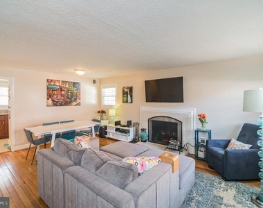 415 W Broad Street - Photo Thumbnail 2