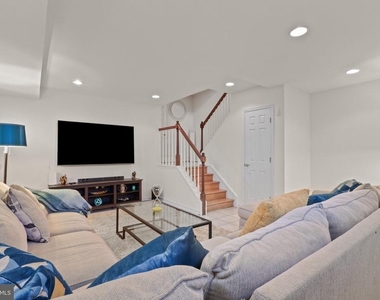 626 N Payne Street - Photo Thumbnail 33