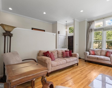 626 N Payne Street - Photo Thumbnail 6