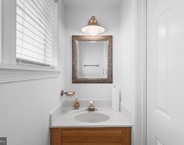 626 N Payne Street - Photo Thumbnail 35