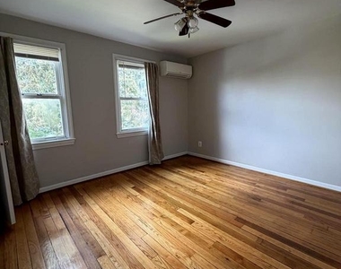 422 Earl Street - Photo Thumbnail 6