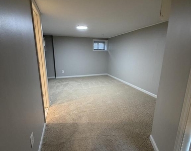 422 Earl Street - Photo Thumbnail 11