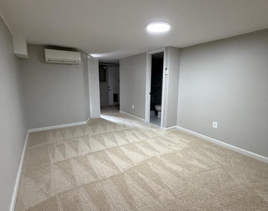 422 Earl Street - Photo Thumbnail 9