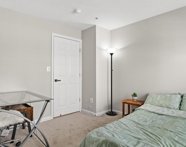 5117 Donovan Drive - Photo Thumbnail 31