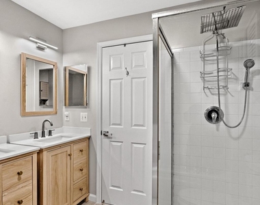 5117 Donovan Drive - Photo Thumbnail 24