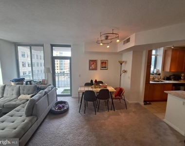 851 N Glebe Road N - Photo Thumbnail 4