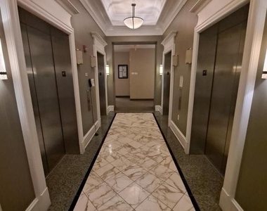 851 N Glebe Road N - Photo Thumbnail 8
